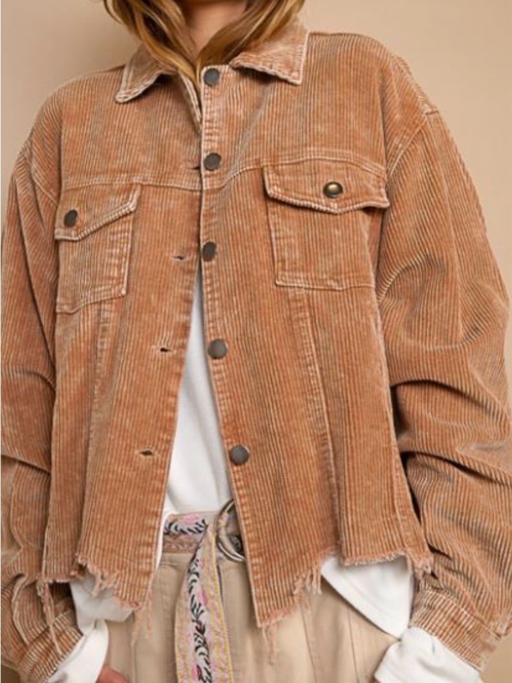 PEACH LOVE S corduroy cropped jacket with raw hem